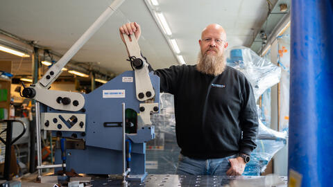 Teknisk selger, Arild Fotland, presenterer PBS 22 LS Kombisaks